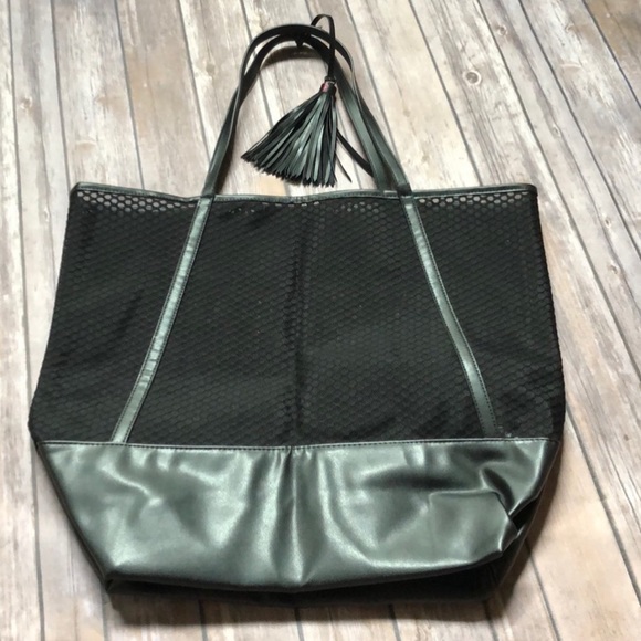 NWOT- Victoria Secret Tote - Picture 6 of 7